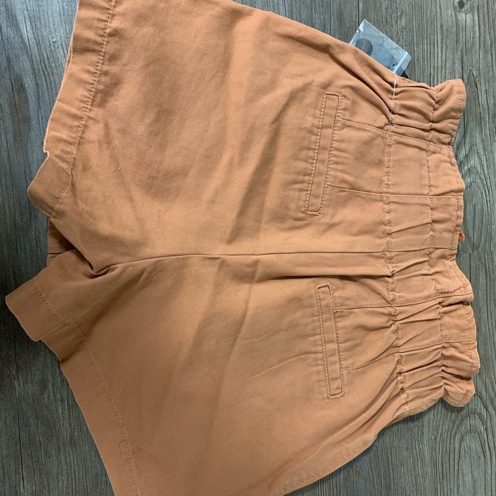 Tan High Waisted Scrunched Summer Shorts - Picture 2 of 3